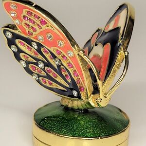 COLLECTIBLE Butterfly Motif Hinged Small Jewelry Bejewelled Trinket Box -NWOT
